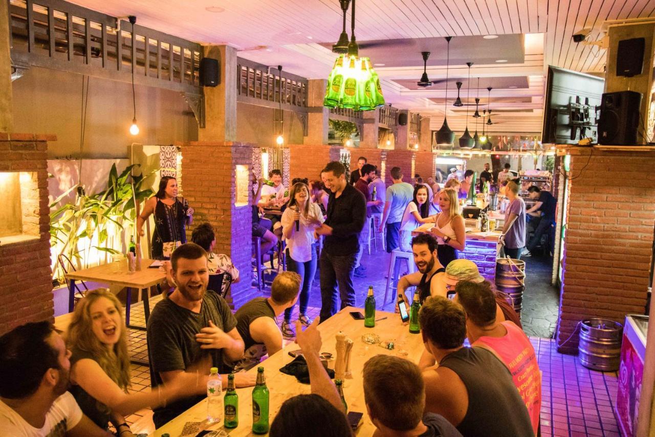 Mad Monkey (adults Only) אכסניה בנגקוק